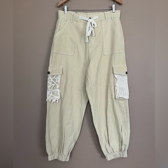 {POL} Crochet Detail Twill Cargo Jogger in Beige - Womens Medium - Picture 2 of 10